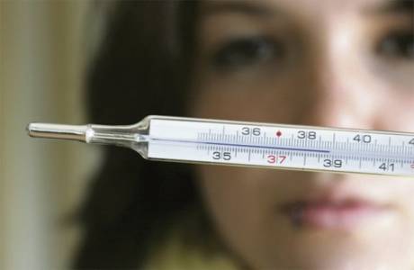 Cosa fare ad alta temperatura in un adulto