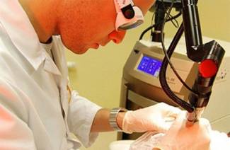 Điều trị bằng laser cho bệnh trĩ