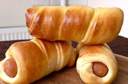 Saucisses dans le test