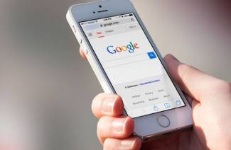 Pesquise um telefone por meio de uma conta do Google em um computador