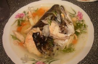 Recepta de sopa de peix de cap de salmó