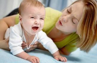 Il bambino ha mal di stomaco