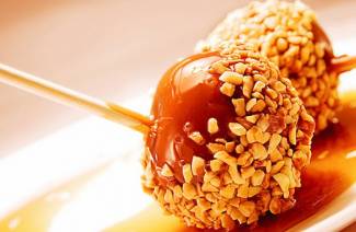 Maçãs carameladas