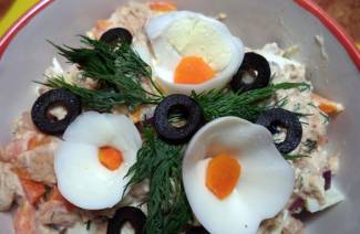 Salade de saumon rose en conserve