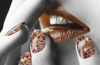Design de unhas com strass