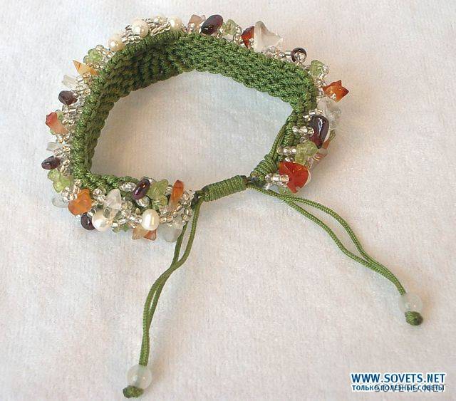 สร้อยข้อมือ Macrame พร้อมเครื่องประดับ