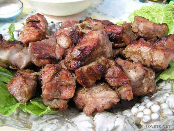 Majoneesissa marinoitu kebab