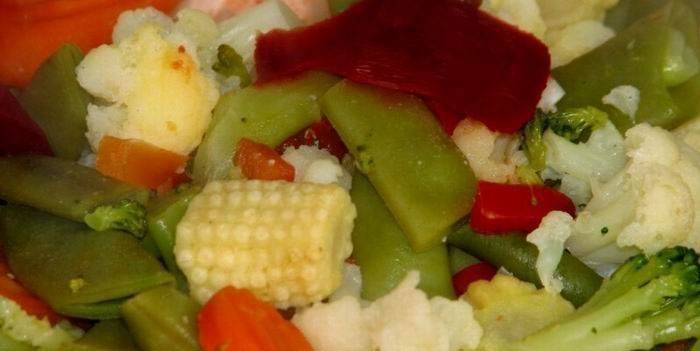 Gekochtes Gemüse mit verstärkter Pankreatitis