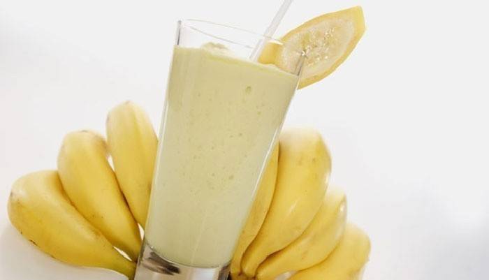 Eiweißshake mit Banane, Haferflocken, Milch