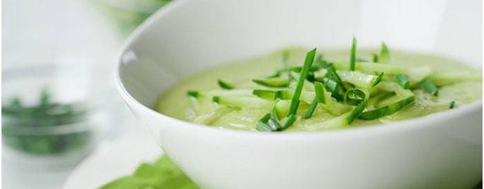 Sopa de pepino frio para servir fracionário