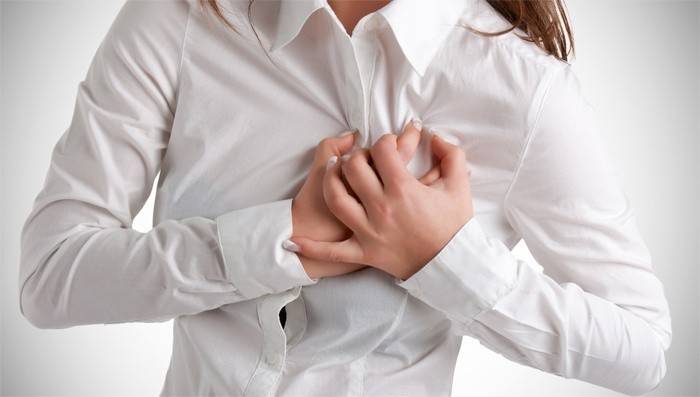 Simptom de insuficiență cardiacă la o femeie