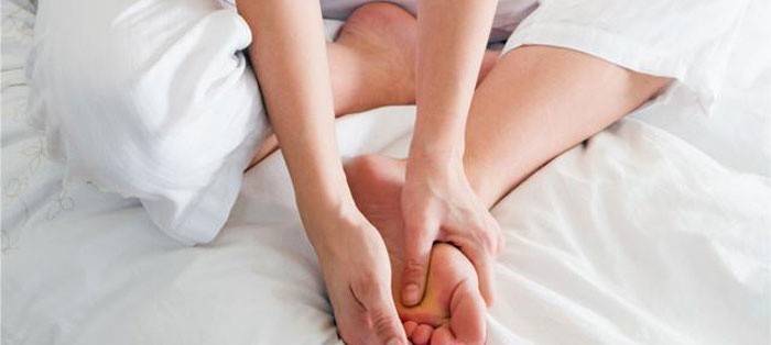 Espasmos de los pies