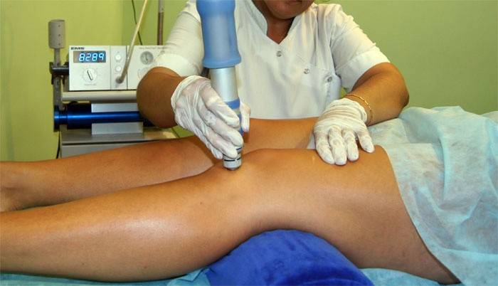 traitement par un médecin du genou