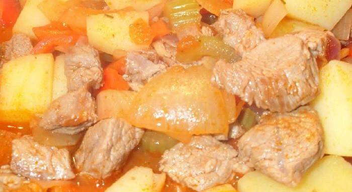Salierų ar pipirų dedama pagal skonį