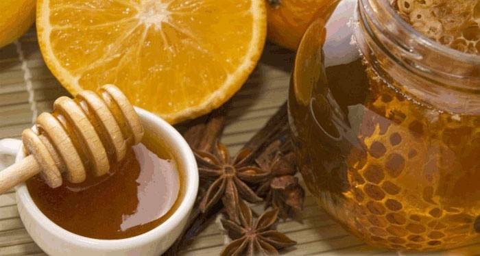 Mặt nạ quế với mật ong để làm sáng kiểu tóc