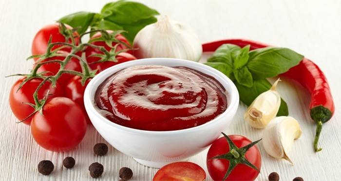 Salsa de tomate casera caliente