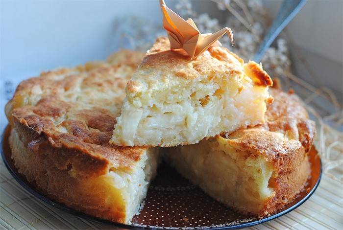 Ruokavalio piirakka omenoilla kefirissä