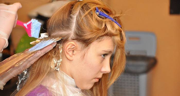 Tekniikka ruskeuttavat ruskeat hiukset