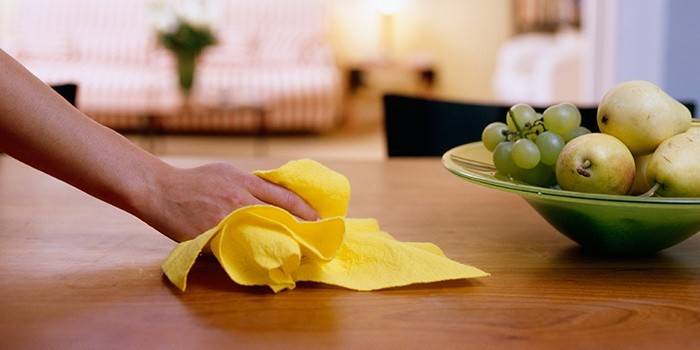 Làm sạch bàn từ vụn