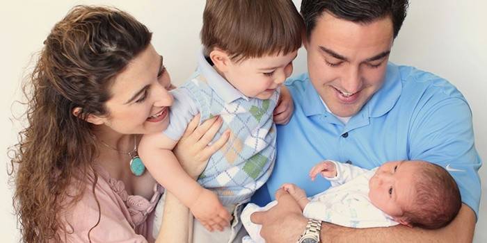 Родителите избират име за момичето