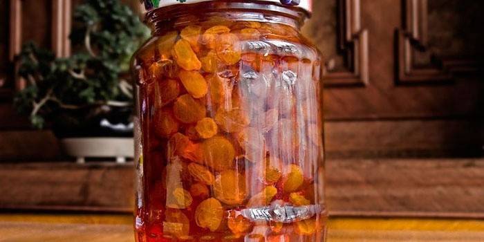 Mứt từ nhiều loại nho khô