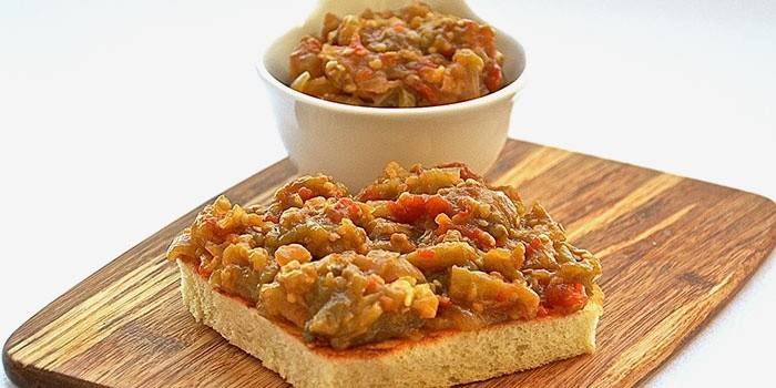 Squash- ja munakoisokaviaari multicookerissa