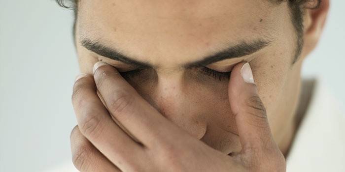 La blépharite provoque la perte des cils