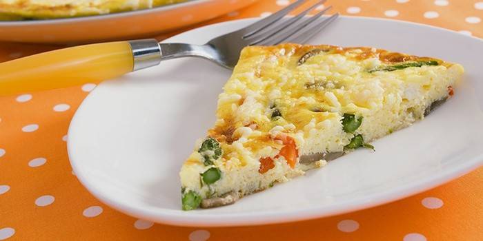 Omlet warzywny z serem