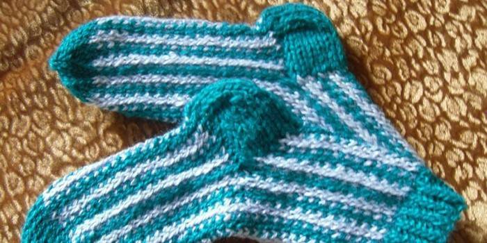 Niniting Socks
