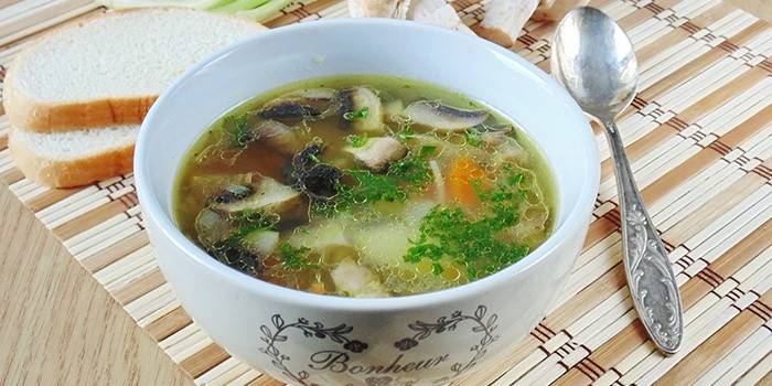 Sopa de cogumelos champignon