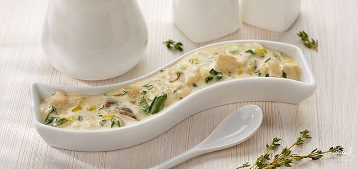 Bechamel με τυρί και μανιτάρια