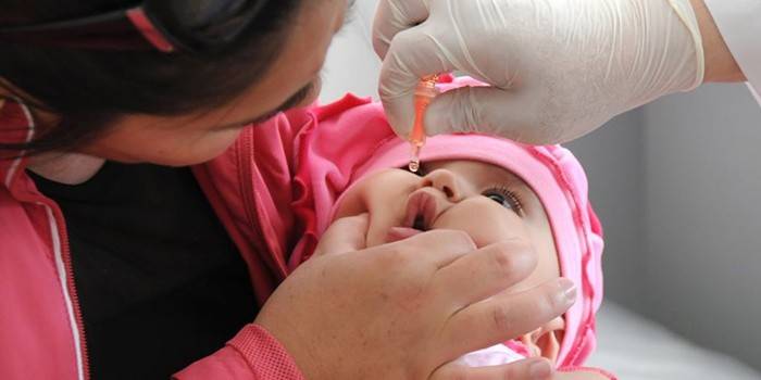 Vaccinazione contro la poliomielite per neonati