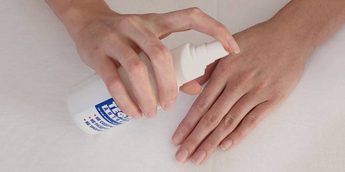 Tratamentul mâinilor cu antiseptic