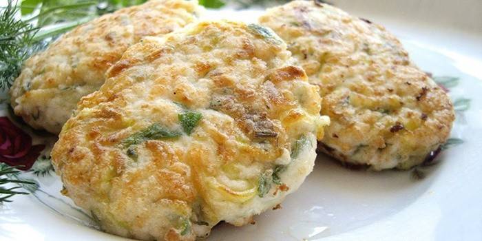 Servindo pronto para cozinhar em um fogão lento