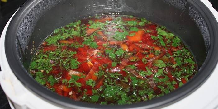الشمندر المطبوخ في multicooker
