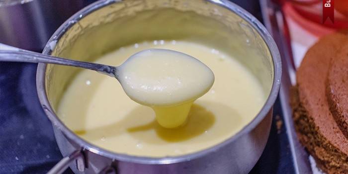 Le processus de fabrication de la crème anglaise