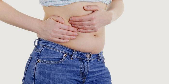 Đau ở bên phải của cô gái