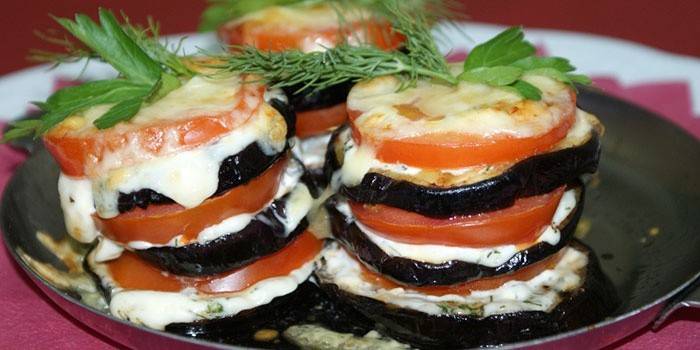 Cepts baklažāns ar tomātu