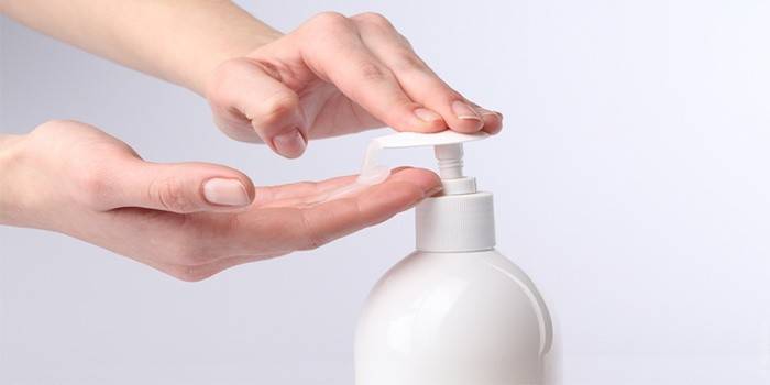 Gel vệ sinh thân mật của phụ nữ