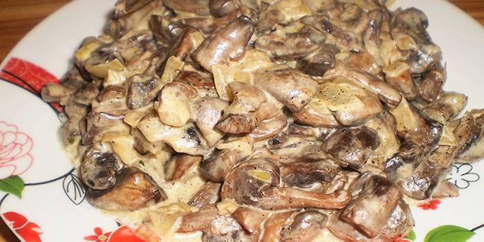 เห็ดผัดกับชีส - อาหารจานง่ายสำหรับมื้อเย็น