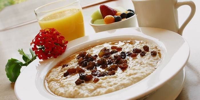 Porridge cu stafide