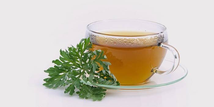Infusión antiparasitaria de hierbas.