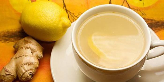Cốc với đồ uống
