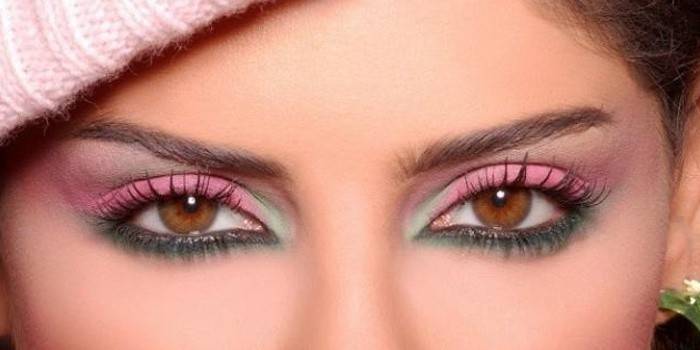 Changer le ton de la voix avec le maquillage