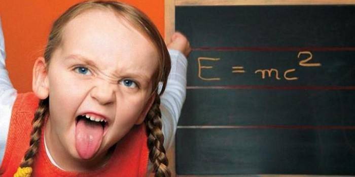 Emotionaalisesti epävakaa tyttö