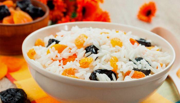 Gachas de arroz para el menú de dieta Pegano