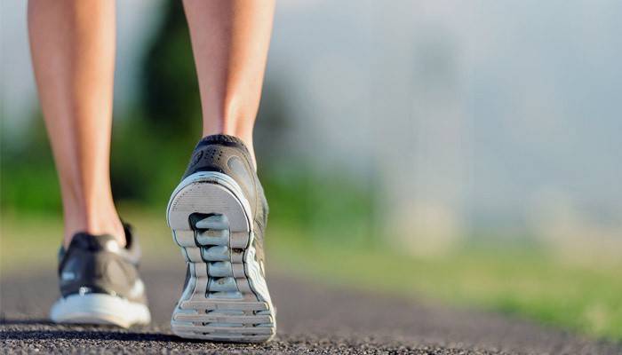 Mann an einem Morgenlauf
