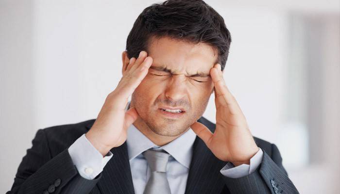 Un uomo ha un meningioma al cervello