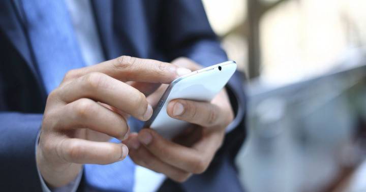 Ο άνθρωπος με το smartphone