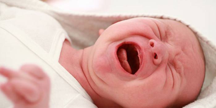 Le bébé pleure